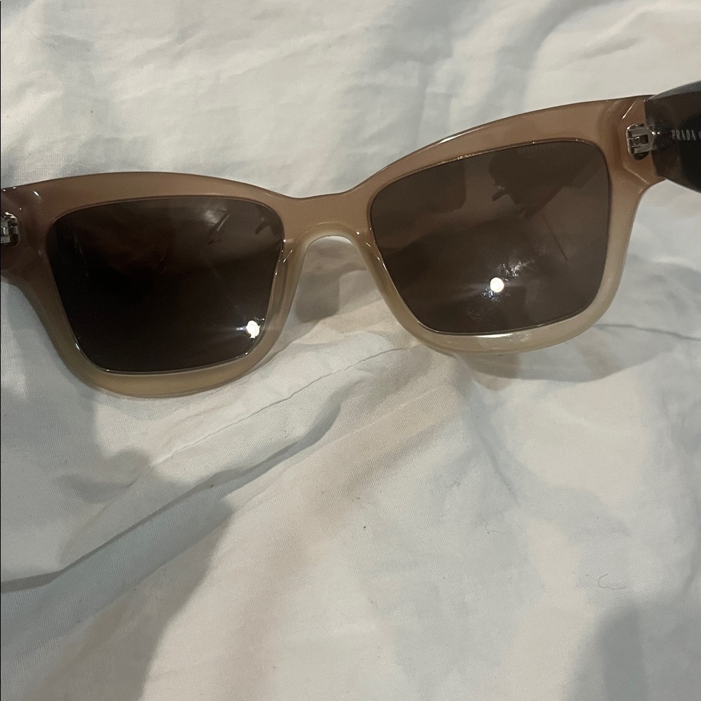 Prada Black and Brown Sunglasses preowned - Picture 5 of 8